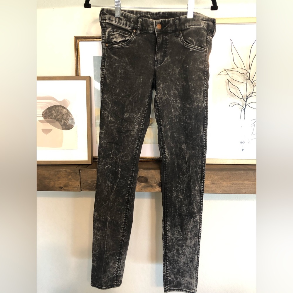 Women’s Black/Grey Wash Skinny Jeans (Size 10)